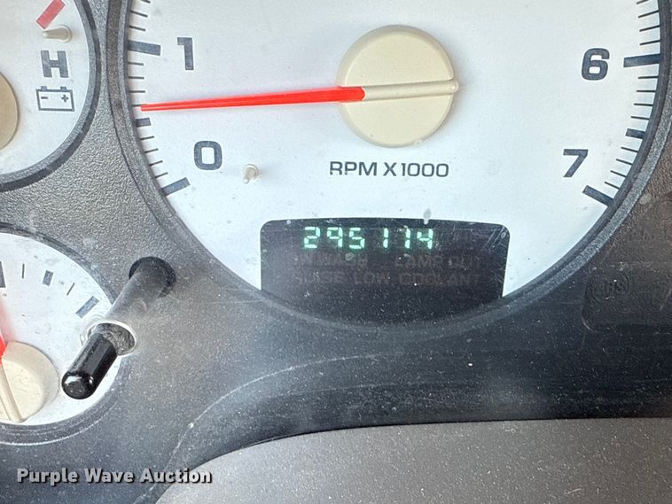 image for item DJ7765 2002 Dodge Ram 1500 Quad Cab pickup truck