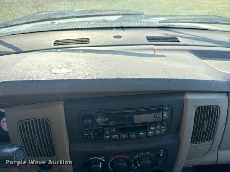 image for item DJ7765 2002 Dodge Ram 1500 Quad Cab pickup truck