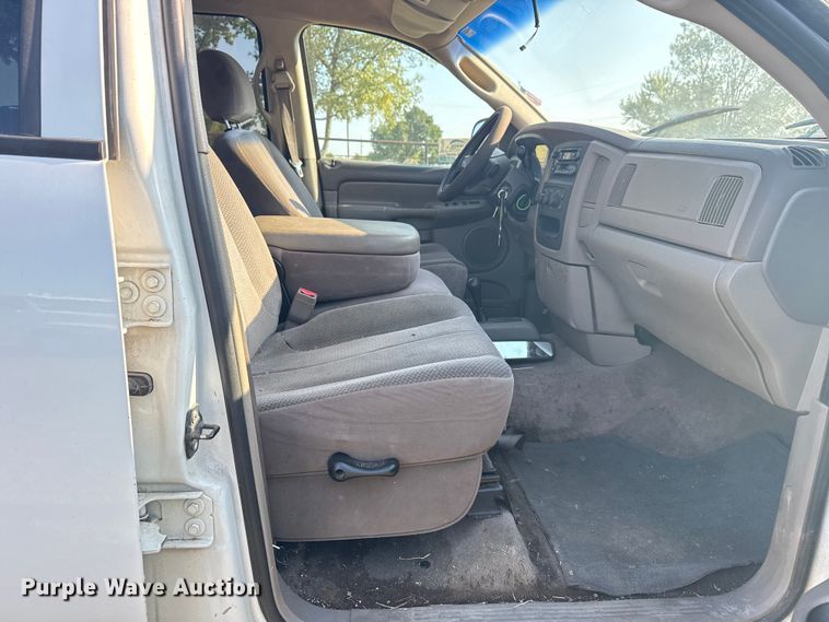 image for item DJ7765 2002 Dodge Ram 1500 Quad Cab pickup truck