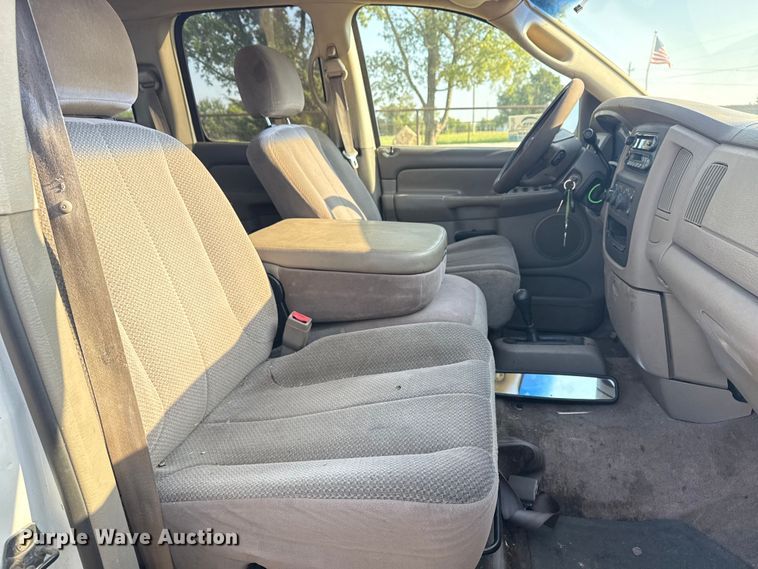 image for item DJ7765 2002 Dodge Ram 1500 Quad Cab pickup truck