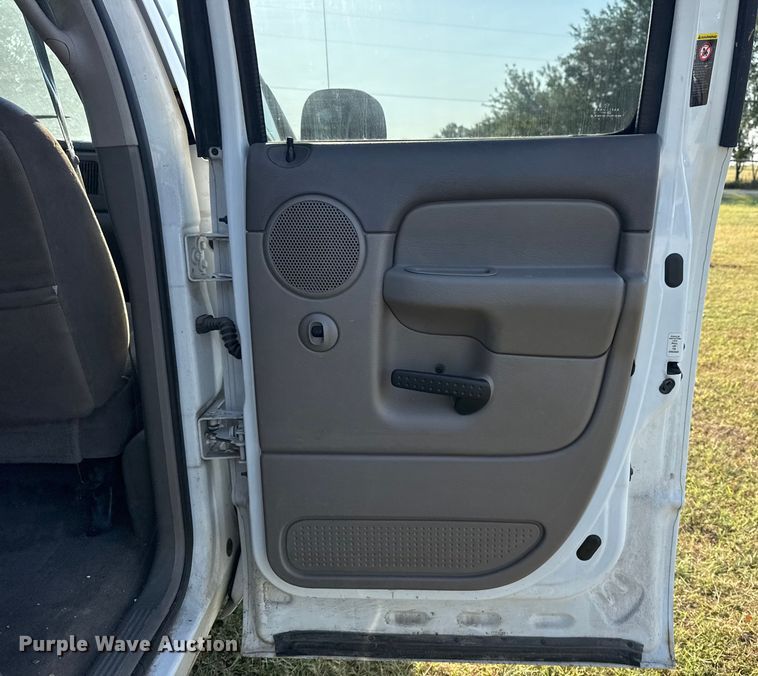 image for item DJ7765 2002 Dodge Ram 1500 Quad Cab pickup truck