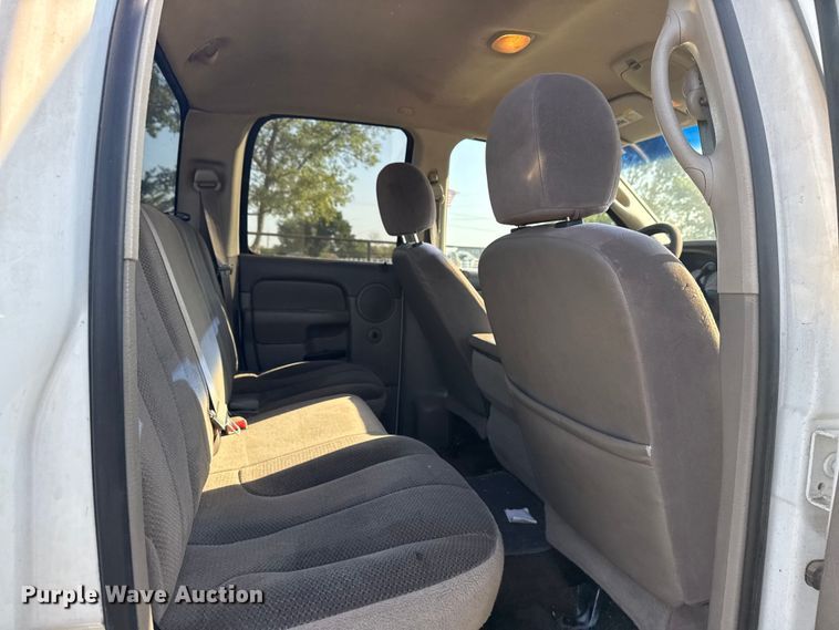 image for item DJ7765 2002 Dodge Ram 1500 Quad Cab pickup truck