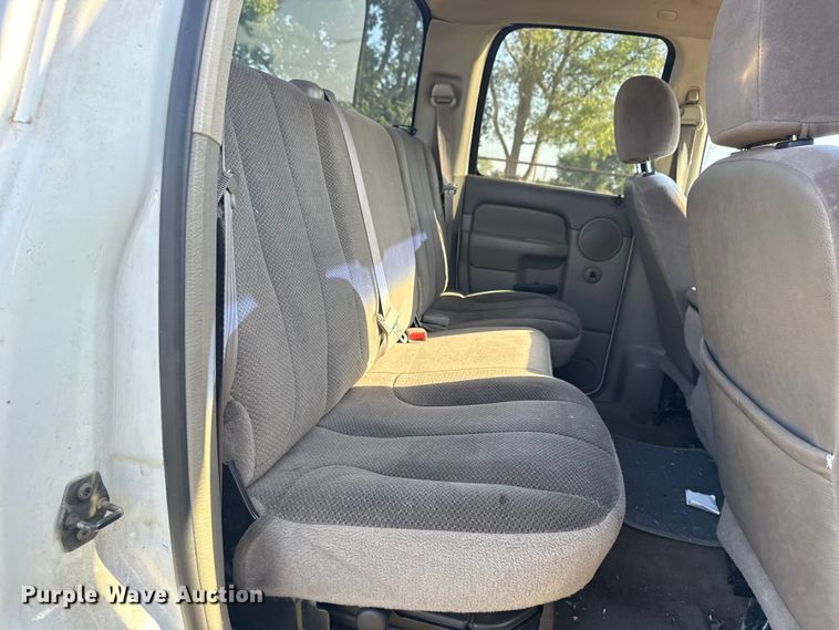 image for item DJ7765 2002 Dodge Ram 1500 Quad Cab pickup truck