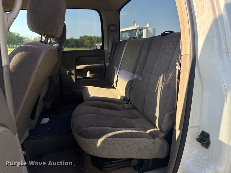 image for item DJ7765 2002 Dodge Ram 1500 Quad Cab pickup truck