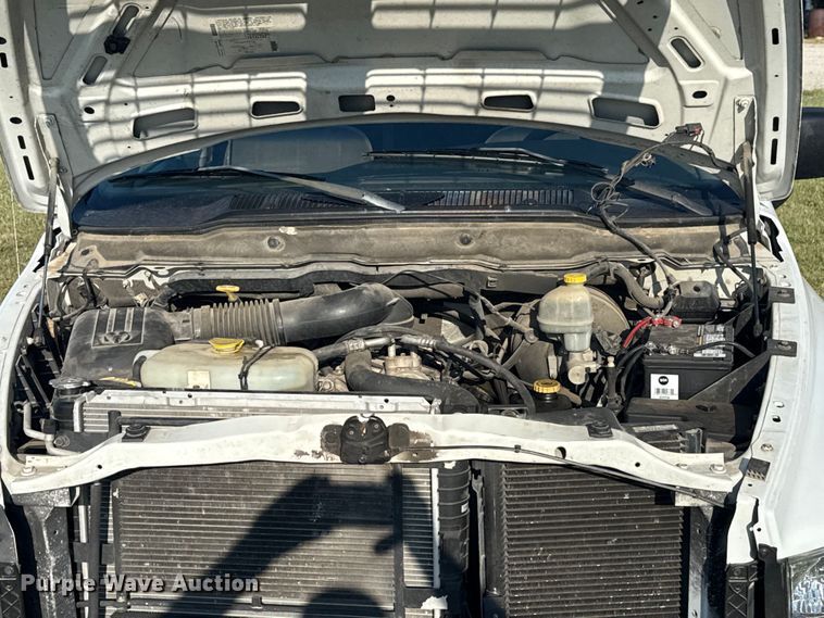 image for item DJ7765 2002 Dodge Ram 1500 Quad Cab pickup truck