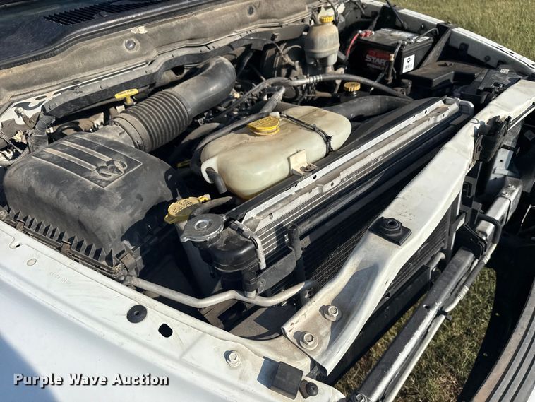 image for item DJ7765 2002 Dodge Ram 1500 Quad Cab pickup truck