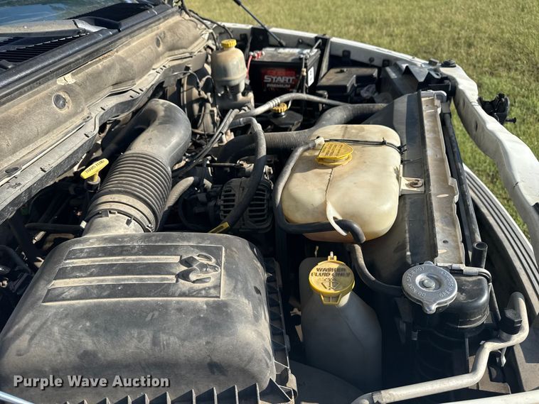 image for item DJ7765 2002 Dodge Ram 1500 Quad Cab pickup truck