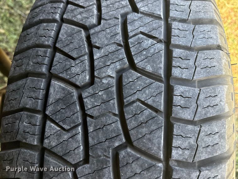 image for item DJ7765 2002 Dodge Ram 1500 Quad Cab pickup truck