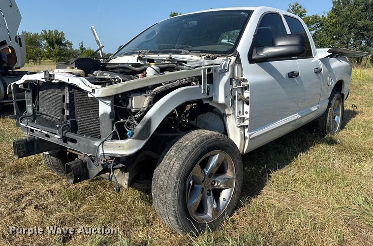 image for item DJ7768 2004 Dodge Ram 1500 Quad Cab pickup truck