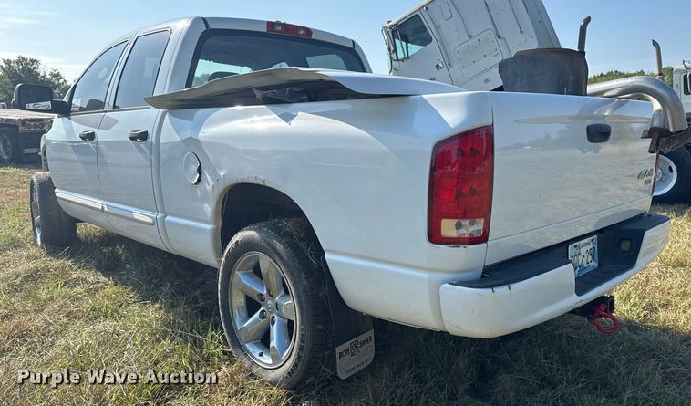 image for item DJ7768 2004 Dodge Ram 1500 Quad Cab pickup truck
