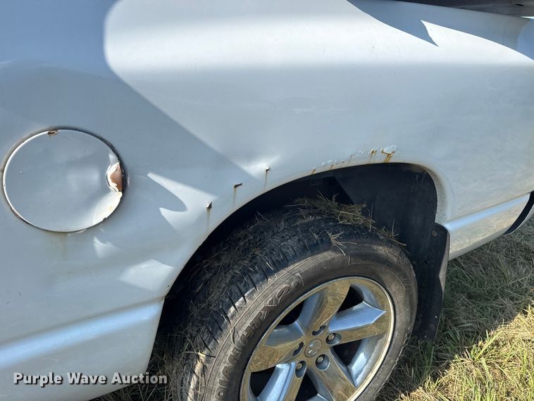 image for item DJ7768 2004 Dodge Ram 1500 Quad Cab pickup truck