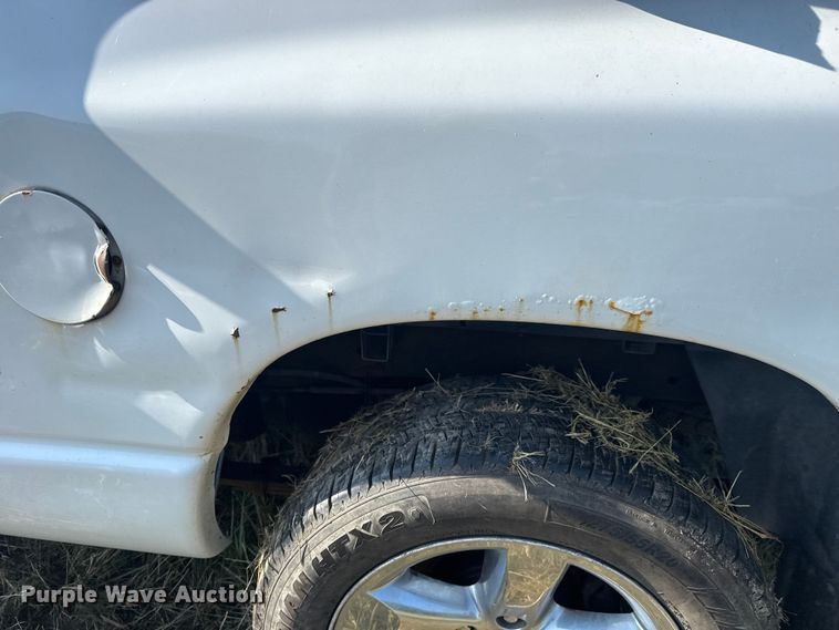 image for item DJ7768 2004 Dodge Ram 1500 Quad Cab pickup truck