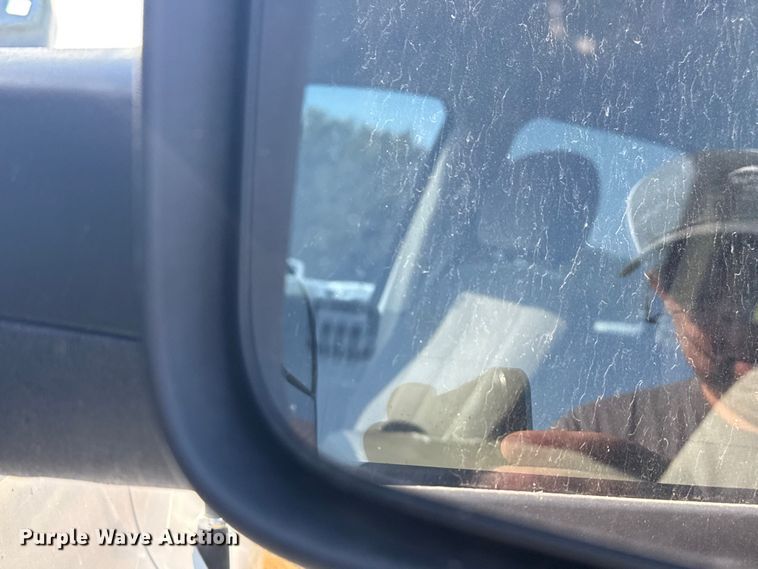 image for item DJ7768 2004 Dodge Ram 1500 Quad Cab pickup truck