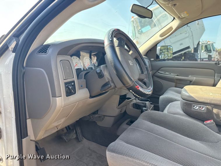 image for item DJ7768 2004 Dodge Ram 1500 Quad Cab pickup truck