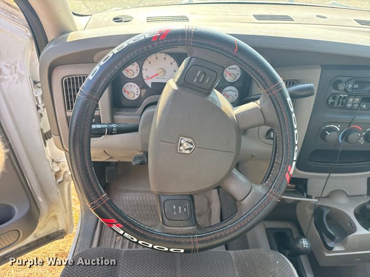 image for item DJ7768 2004 Dodge Ram 1500 Quad Cab pickup truck