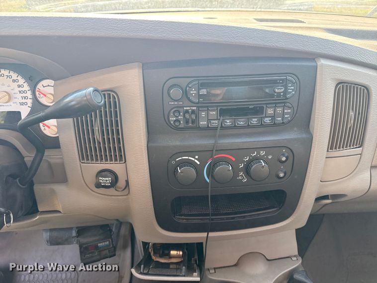 image for item DJ7768 2004 Dodge Ram 1500 Quad Cab pickup truck