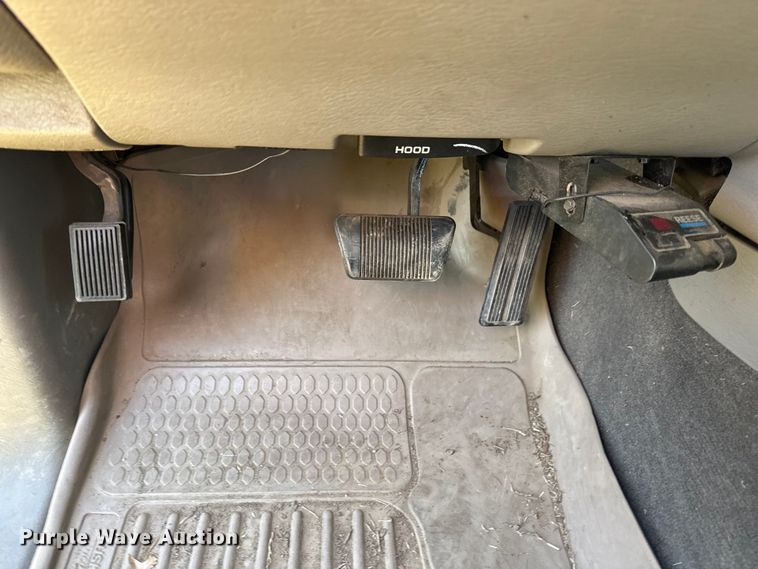 image for item DJ7768 2004 Dodge Ram 1500 Quad Cab pickup truck