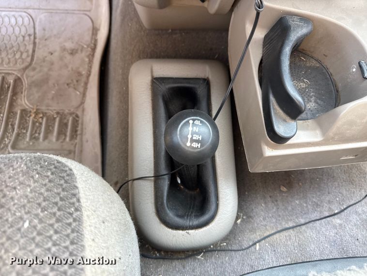 image for item DJ7768 2004 Dodge Ram 1500 Quad Cab pickup truck