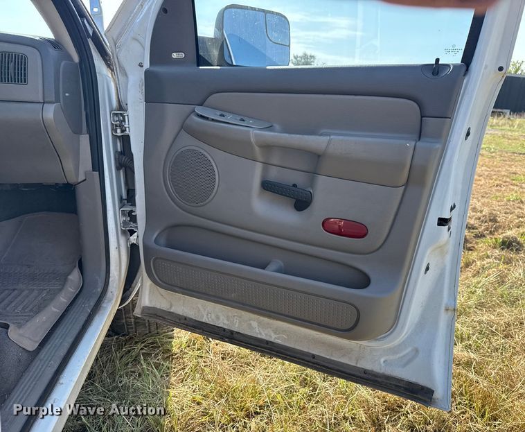 image for item DJ7768 2004 Dodge Ram 1500 Quad Cab pickup truck