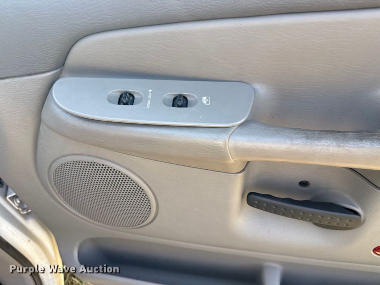 image for item DJ7768 2004 Dodge Ram 1500 Quad Cab pickup truck