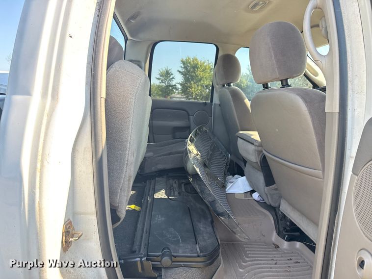 image for item DJ7768 2004 Dodge Ram 1500 Quad Cab pickup truck