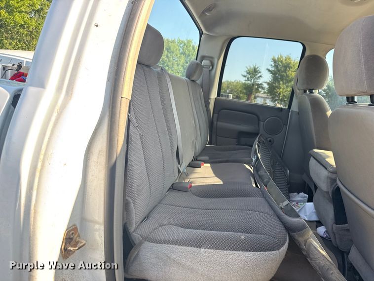 image for item DJ7768 2004 Dodge Ram 1500 Quad Cab pickup truck