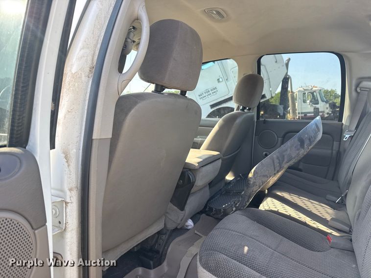 image for item DJ7768 2004 Dodge Ram 1500 Quad Cab pickup truck