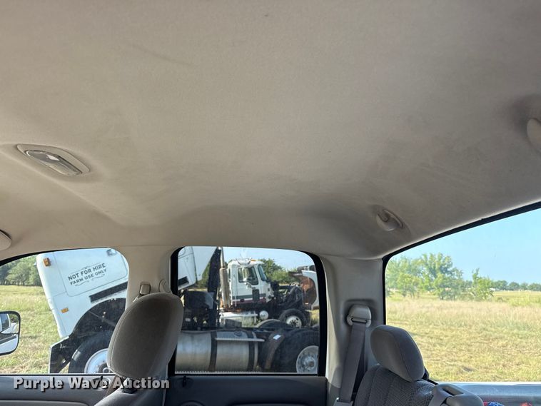 image for item DJ7768 2004 Dodge Ram 1500 Quad Cab pickup truck