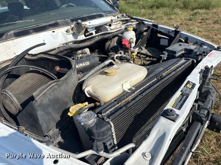 image for item DJ7768 2004 Dodge Ram 1500 Quad Cab pickup truck