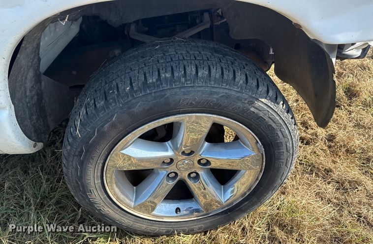 image for item DJ7768 2004 Dodge Ram 1500 Quad Cab pickup truck