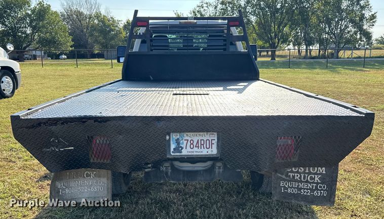 image for item DJ7769 2012 Ford F550 flatbed truck