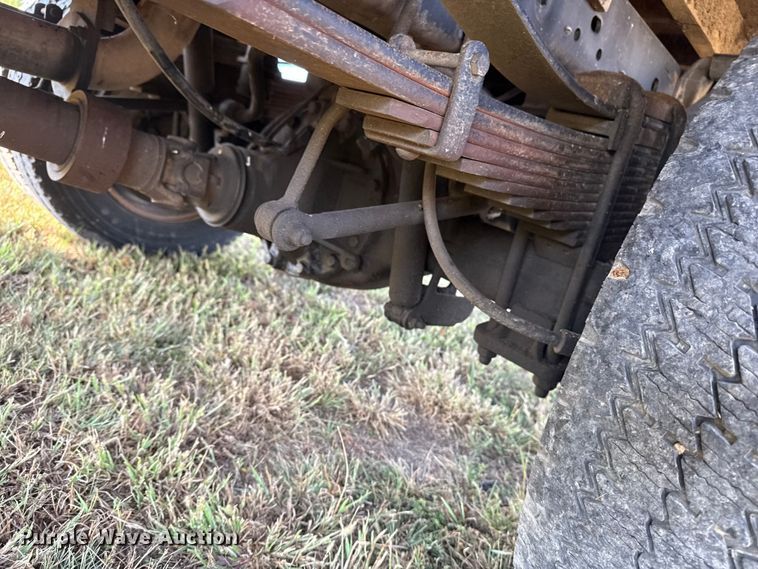 image for item DJ7769 2012 Ford F550 flatbed truck