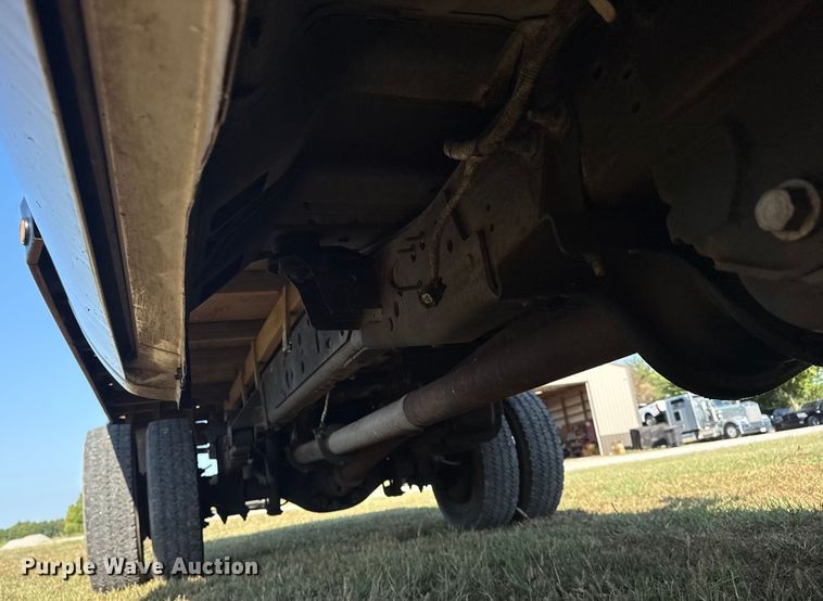 image for item DJ7769 2012 Ford F550 flatbed truck