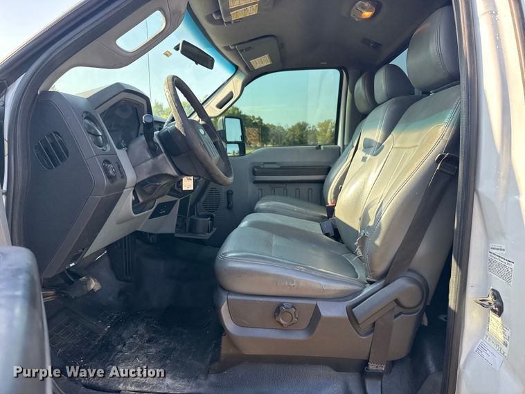 image for item DJ7769 2012 Ford F550 flatbed truck