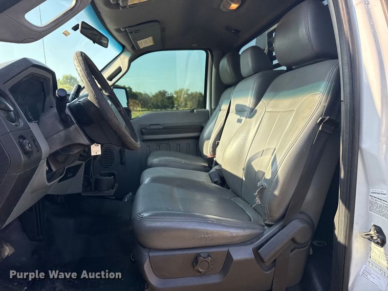 image for item DJ7769 2012 Ford F550 flatbed truck