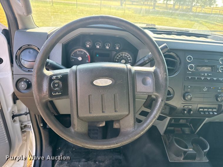 image for item DJ7769 2012 Ford F550 flatbed truck