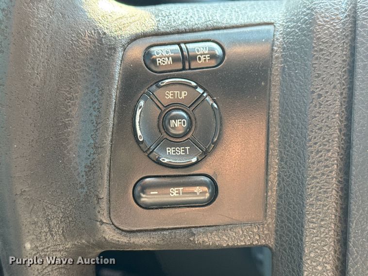 image for item DJ7769 2012 Ford F550 flatbed truck