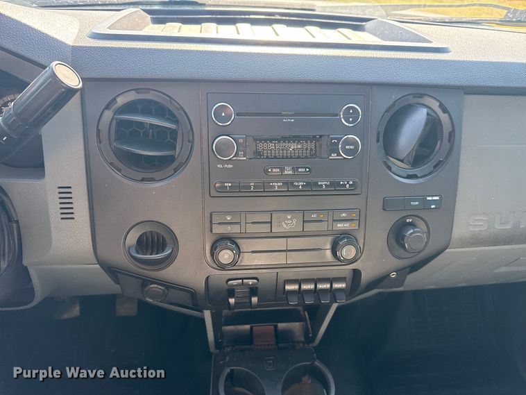 image for item DJ7769 2012 Ford F550 flatbed truck