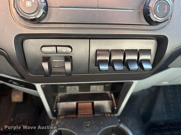 image for item DJ7769 2012 Ford F550 flatbed truck