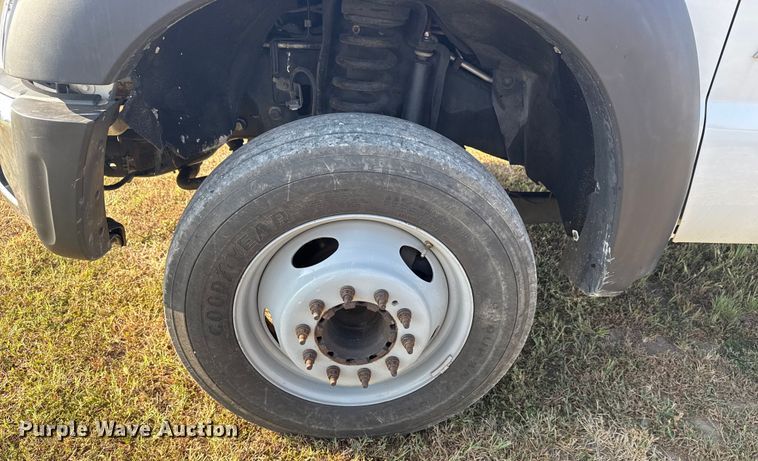 image for item DJ7769 2012 Ford F550 flatbed truck