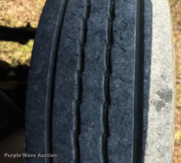 image for item DJ7769 2012 Ford F550 flatbed truck