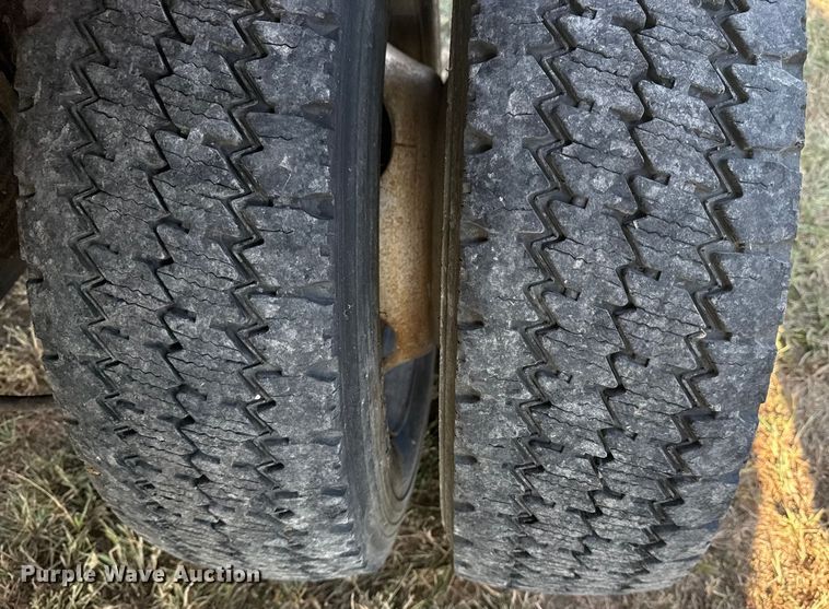 image for item DJ7769 2012 Ford F550 flatbed truck