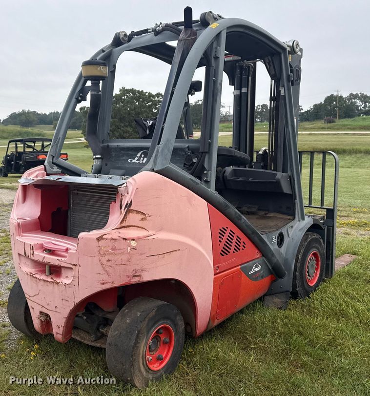 image for item DJ7778 2015 Linde H30D forklift