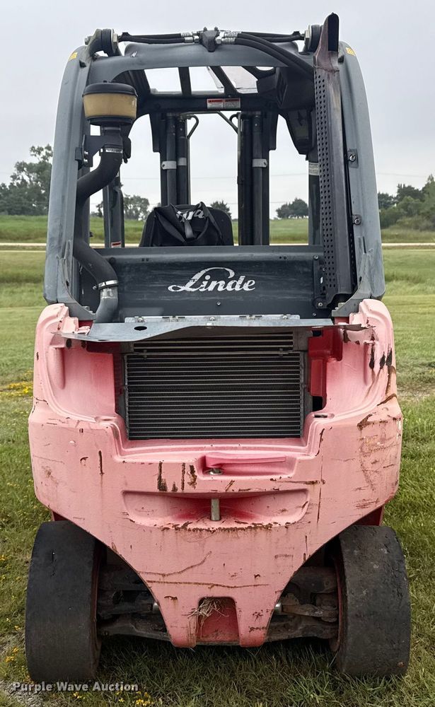 image for item DJ7778 2015 Linde H30D forklift