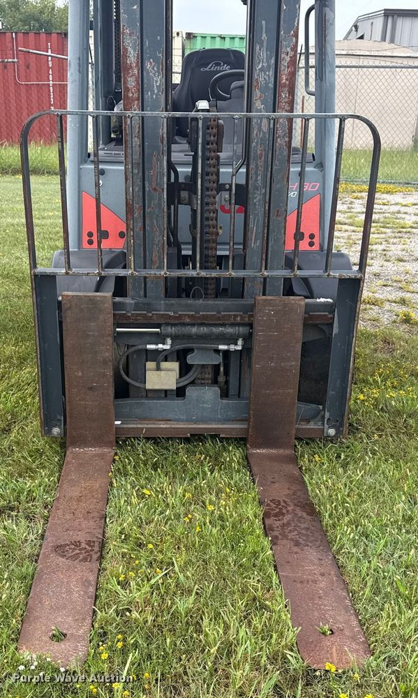 image for item DJ7778 2015 Linde H30D forklift