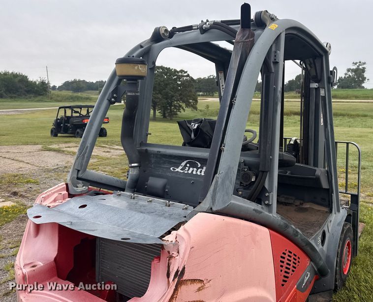 image for item DJ7778 2015 Linde H30D forklift