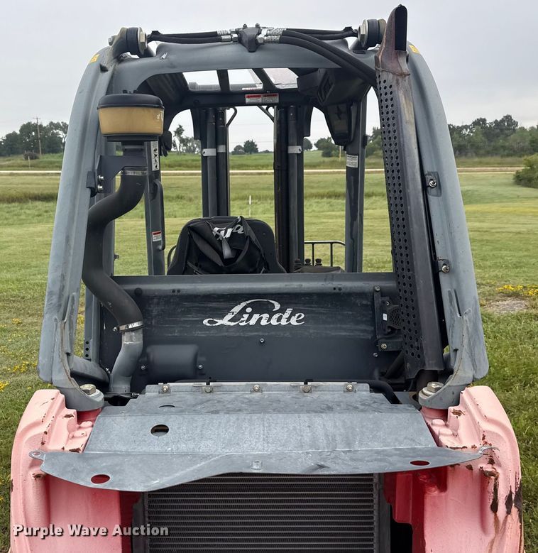 image for item DJ7778 2015 Linde H30D forklift