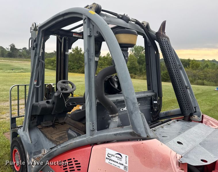 image for item DJ7778 2015 Linde H30D forklift