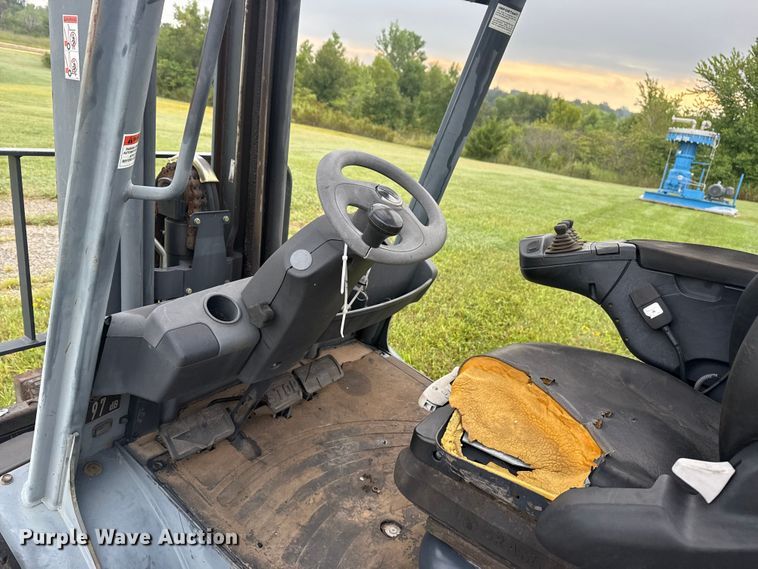 image for item DJ7778 2015 Linde H30D forklift