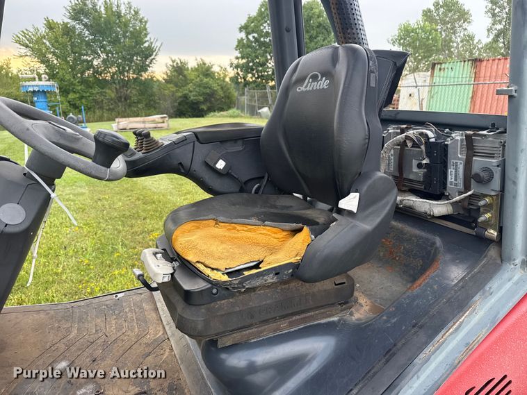 image for item DJ7778 2015 Linde H30D forklift